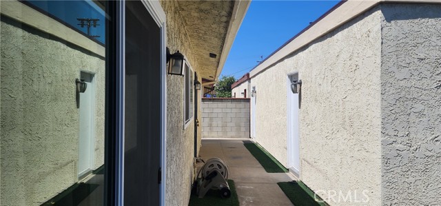 3350 Myrtle Avenue, Signal Hill CA: https://media.crmls.org/medias/6d53df5d-3dff-497b-9bbe-f1638f3ad966.jpg