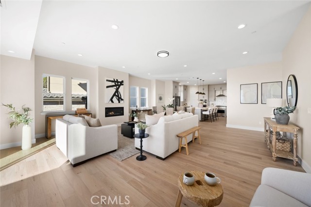 Image 3 of 55 For 2732 Barcelona Street