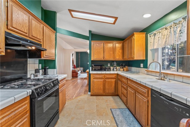 Detail Gallery Image 16 of 35 For 2113 Spring Oak, Running Springs,  CA 92382 - 3 Beds | 2 Baths