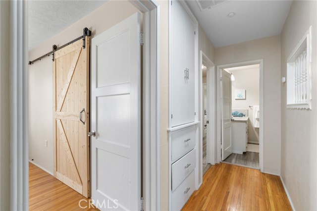 2702 Worthington Avenue, Bakersfield CA: https://media.crmls.org/medias/6d555183-611b-4fe3-a9a5-34343a6f1dbc.jpg