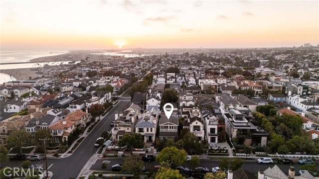 305 Poinsettia Avenue, Corona del Mar CA: https://media.crmls.org/medias/6d55ba1f-d906-4282-818d-6c1f4d6ef454.jpg