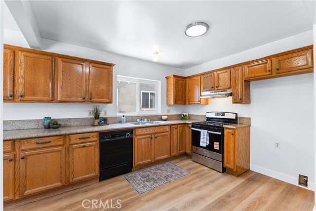 Detail Gallery Image 10 of 26 For 11431 See Dr, Whittier,  CA 90606 - 4 Beds | 2 Baths