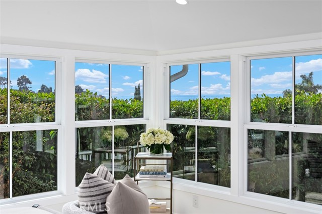 Detail Gallery Image 22 of 48 For 307 Emerald Bay, Laguna Beach,  CA 92651 - 5 Beds | 4/1 Baths