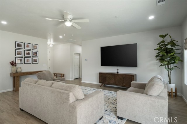 Detail Gallery Image 7 of 31 For 775 775 Kimball Ln, Hanford,  CA 93230 - 3 Beds | 5 Baths