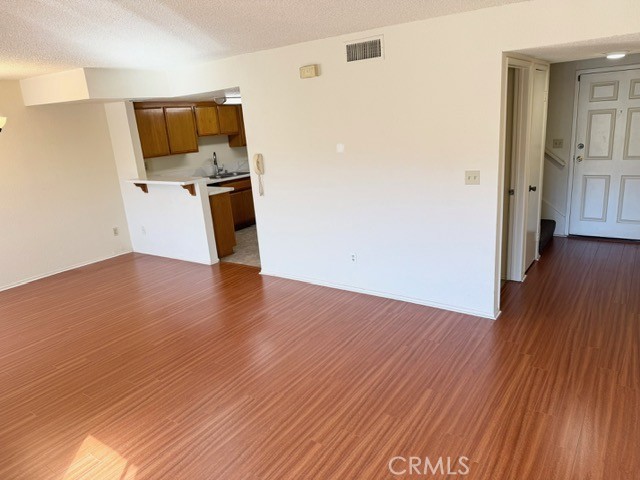 Detail Gallery Image 4 of 19 For 3105 Montrose Ave #3,  La Crescenta,  CA 91214 - 2 Beds | 2/1 Baths