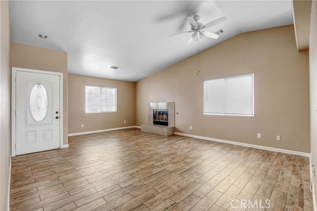 Image 2 of 20 For 15514 Avenida Manzana