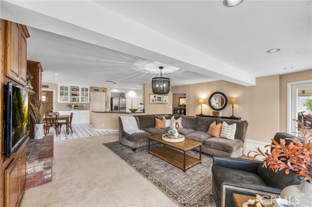 Detail Gallery Image 13 of 35 For 1503 Kensing Ln, North Tustin,  CA 92705 - 5 Beds | 4 Baths