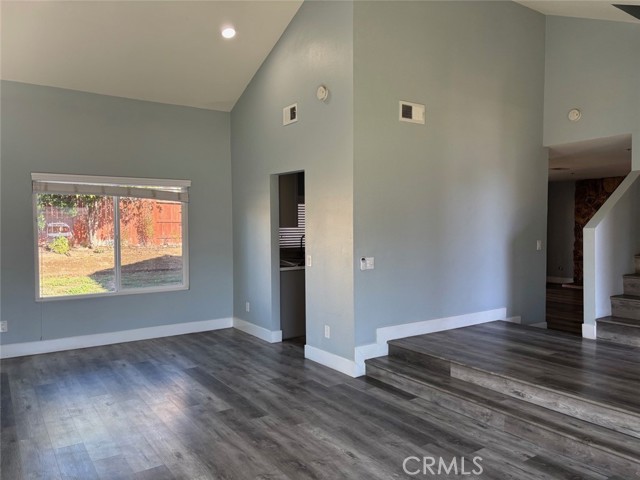 Detail Gallery Image 3 of 16 For 17262 Russo Ct, Fontana,  CA 92336 - 4 Beds | 3 Baths