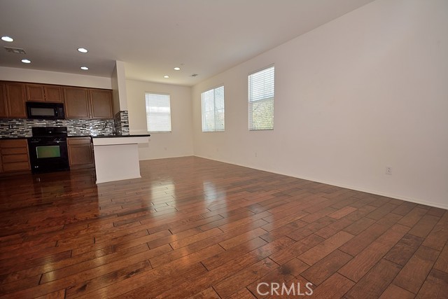 3331 North Ventura Road photo 2