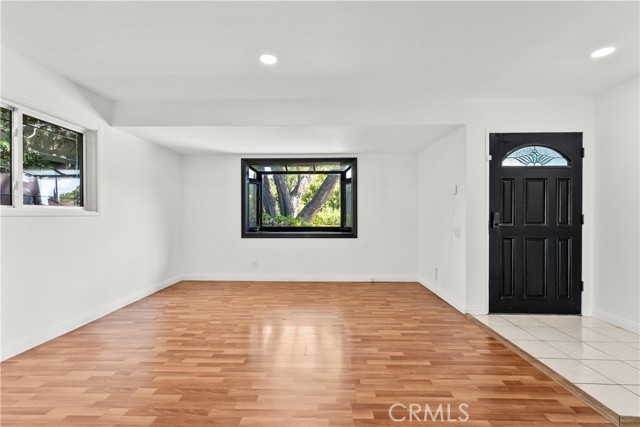 Detail Gallery Image 23 of 72 For 6172 Dalecrest Ave, Woodland Hills,  CA 91367 - 3 Beds | 2 Baths