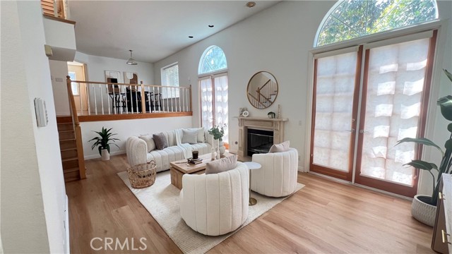 Detail Gallery Image 6 of 29 For 1830 Stoner Ave #1,  Los Angeles,  CA 90025 - 2 Beds | 3 Baths