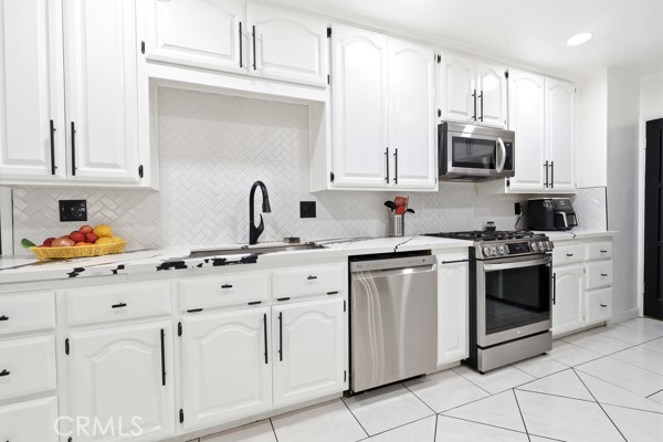 Detail Gallery Image 13 of 29 For 4866 Sunnyside, Riverside,  CA 92506 - 4 Beds | 2 Baths