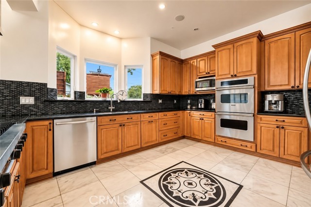 22401 Baltar Street photo 14