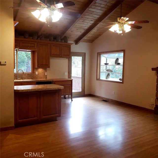 Detail Gallery Image 6 of 33 For 31465 Pinehurst, Running Springs,  CA 92382 - 4 Beds | 2 Baths