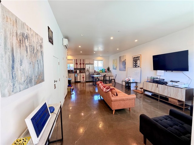 Detail Gallery Image 3 of 43 For 5336 Lemon Grove, Los Angeles,  CA 90038 - 6 Beds | 4/1 Baths