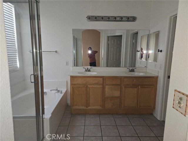 Detail Gallery Image 5 of 8 For 25850 Shoreline, Moreno Valley,  CA 92551 - 3 Beds | 2 Baths