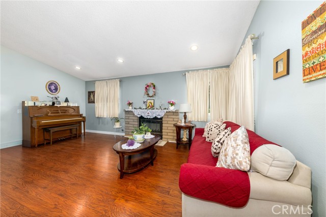 Detail Gallery Image 6 of 27 For 9962 Palo Alto St, Rancho Cucamonga,  CA 91730 - 3 Beds | 2 Baths