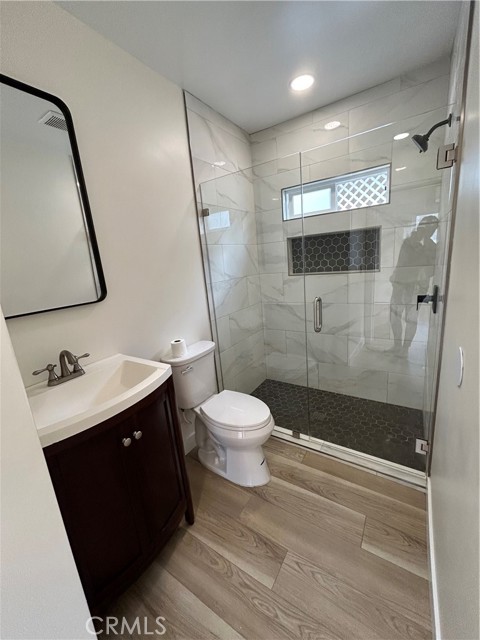 2033 W Burnett Street, Long Beach CA: https://media.crmls.org/medias/6d621997-d43f-470d-98c0-504a7e9ced84.jpg