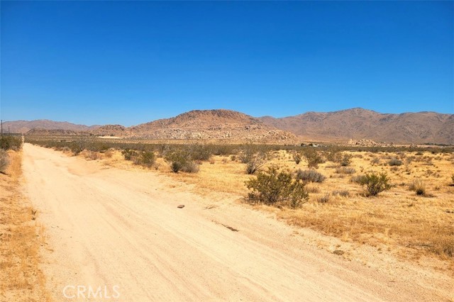 Detail Gallery Image 10 of 19 For 38 Japatul Rd, Apple Valley,  CA 92307 - – Beds | – Baths