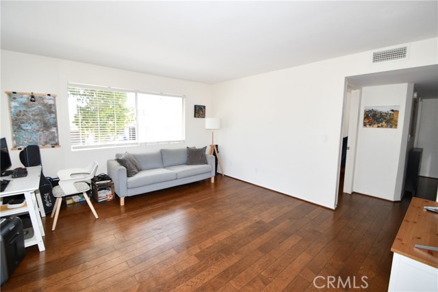 Detail Gallery Image 5 of 24 For 910 W 26th St #1,  San Pedro,  CA 90731 - 2 Beds | 1 Baths