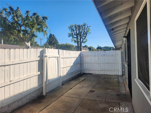 Detail Gallery Image 5 of 10 For 146 N Parker, Orange,  CA 92868 - 2 Beds | 1 Baths