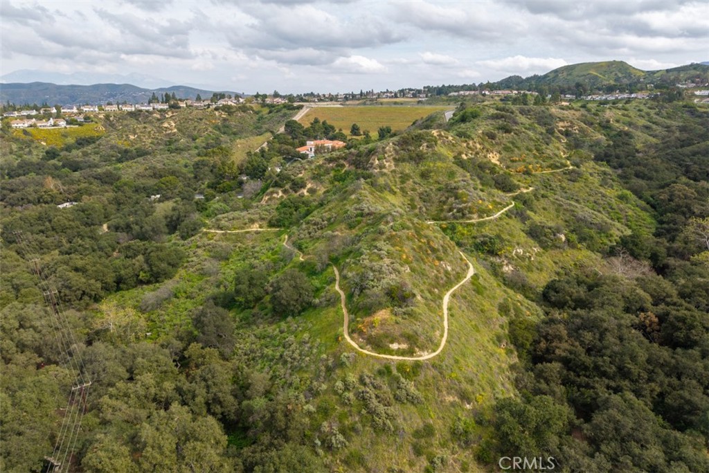 https://media.crmls.org/medias/6d6509b1-a6d7-4d0b-82f9-68fa70c47e8a.jpg?preset=X-Large