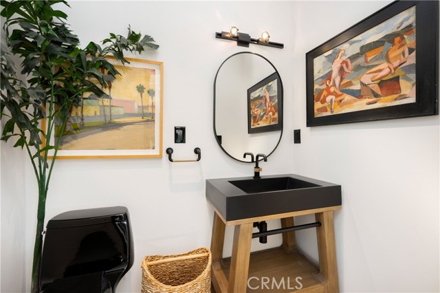 1782 Viewmont Drive, Los Angeles CA: https://media.crmls.org/medias/6d656d26-e6f3-4ad8-a119-ad1b5c1c0369.jpg