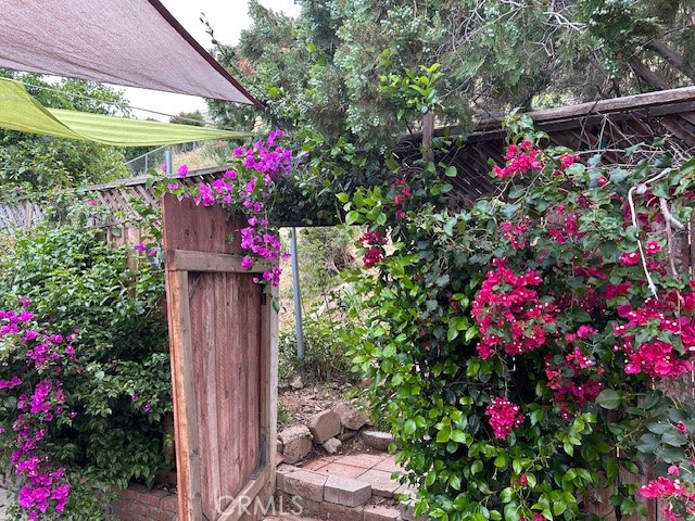 Detail Gallery Image 9 of 26 For 27135 Cabrera, Saugus,  CA 91350 - 4 Beds | 2 Baths