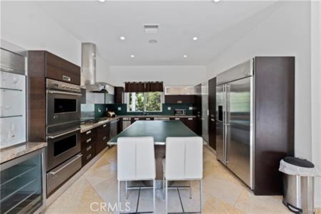 Detail Gallery Image 14 of 25 For 5353 Shirley, Tarzana,  CA 91356 - 5 Beds | 4 Baths