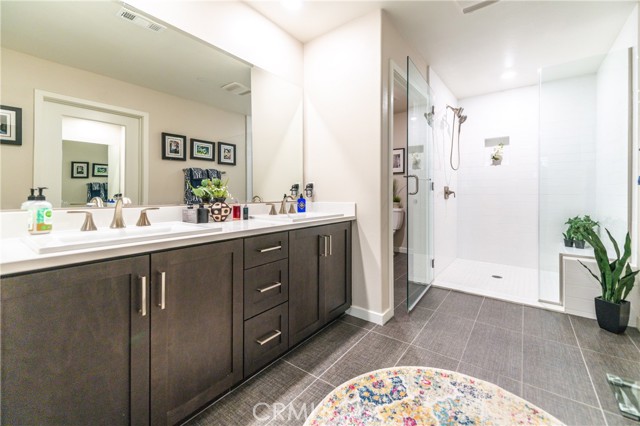 Detail Gallery Image 17 of 21 For 247 Carlow, Irvine,  CA 92618 - 1 Beds | 1/1 Baths