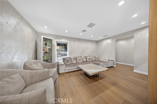 Detail Gallery Image 14 of 64 For 4926 Greenbush Ave, Sherman Oaks,  CA 91423 - – Beds | – Baths