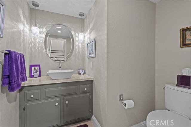 22255 1/4 Erwin Street, Woodland Hills CA: https://media.crmls.org/medias/6d66d5a3-0a6e-4e36-a430-f38a096eeefc.jpg