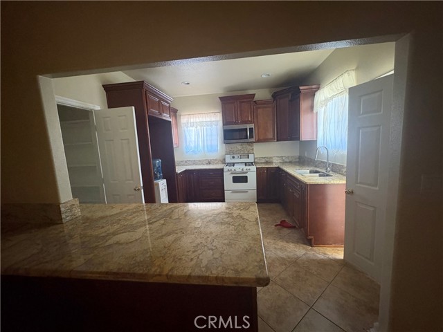 Detail Gallery Image 12 of 55 For 3395 Franklin Ave, Riverside,  CA 92507 - 3 Beds | 2 Baths