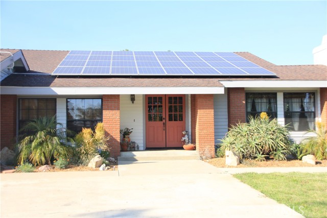 Detail Gallery Image 2 of 10 For 520 Woodland Hills Dr, Escondido,  CA 92029 - 4 Beds | 2/1 Baths