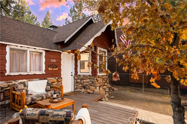 Detail Gallery Image 3 of 30 For 626 Elysian Bld, Big Bear City,  CA 92314 - 2 Beds | 1 Baths