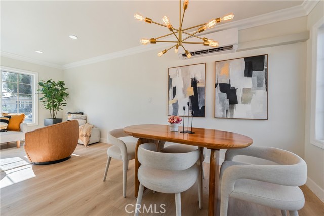 619 N Townsend Street, Santa Ana CA: https://media.crmls.org/medias/6d68de57-e032-40f4-b1db-c9a5c3a9c45e.jpg