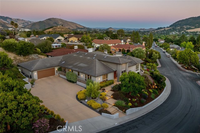 940 Pasatiempo Drive, San Luis Obispo CA: https://media.crmls.org/medias/6d6905bc-7be9-4695-b154-8375a36d7634.jpg