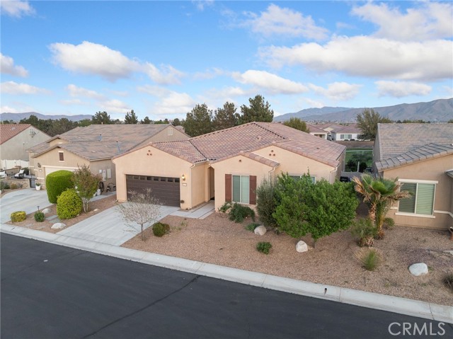 Detail Gallery Image 4 of 42 For 19255 Castana St, Apple Valley,  CA 92308 - 3 Beds | 3 Baths