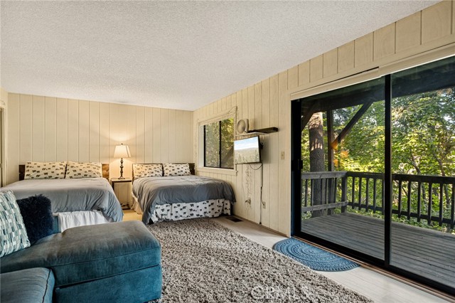 824 Oakmont Lane, Lake Arrowhead, CA 92352