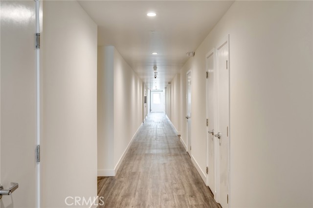 Detail Gallery Image 3 of 19 For 14526 Hartland St #106,  Van Nuys,  CA 91405 - 2 Beds | 2 Baths