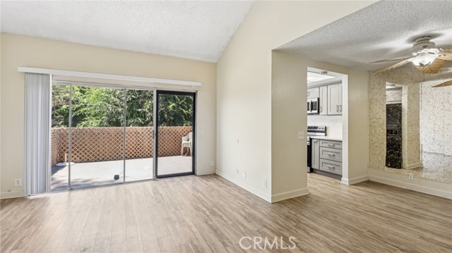 Image 5 of 29 For 6816 Alondra Boulevard 43