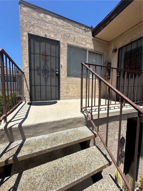 Detail Gallery Image 9 of 11 For 1209 Beryl St #C,  Redondo Beach,  CA 90277 - 2 Beds | 1/1 Baths