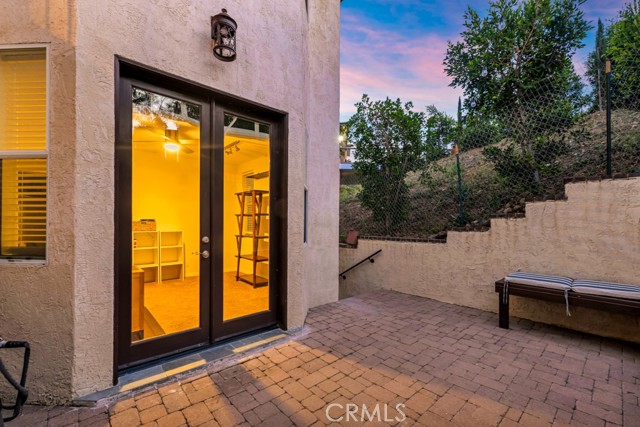 1124 Kathleen Drive, Newbury Park CA: https://media.crmls.org/medias/6d6b6eff-5c00-4c9b-9016-8edabdf2acee.jpg
