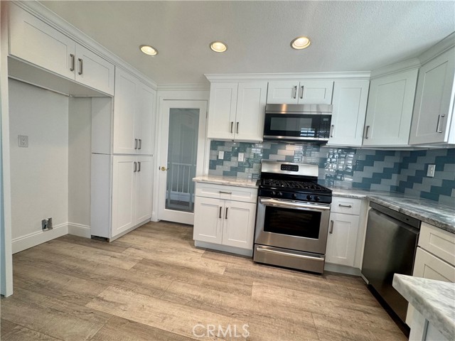 Detail Gallery Image 13 of 32 For 22342 Estallens #42,  Mission Viejo,  CA 92692 - 3 Beds | 2/1 Baths
