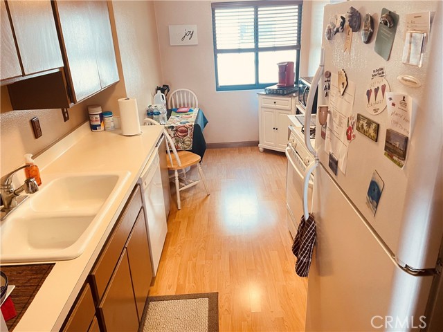 Kitchen and breakfast nook