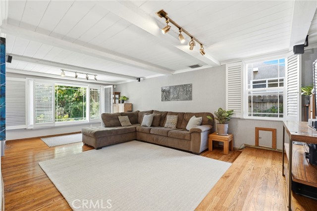 Detail Gallery Image 18 of 45 For 4963 Haskell, Encino,  CA 91436 - 4 Beds | 2 Baths