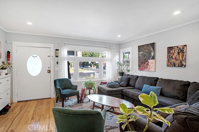 Detail Gallery Image 7 of 37 For 3031 4th Ave, Los Angeles,  CA 90018 - 6 Beds | 4/1 Baths