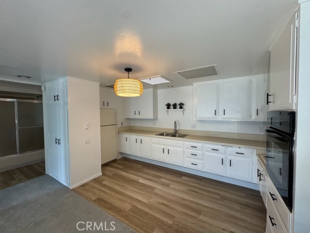 Detail Gallery Image 8 of 17 For 1221 Golden Rain Rd 3c,  Seal Beach,  CA 90740 - 1 Beds | 1 Baths