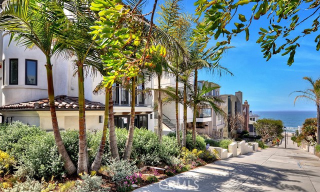 232 16th Street, Manhattan Beach, California 90266, 6 Bedrooms Bedrooms, ,3 BathroomsBathrooms,Residential,Sold,16th,SB22027027