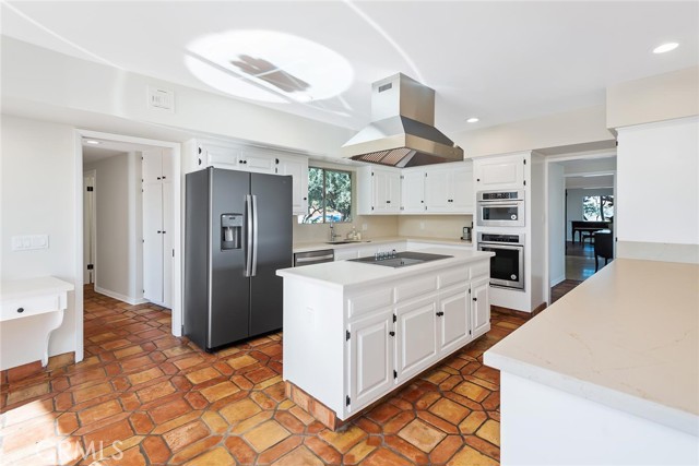 24971 KIT CARSON Road, Hidden Hills CA: https://media.crmls.org/medias/6d6d4853-92ff-401e-85e5-acb67ba8ffbc.jpg